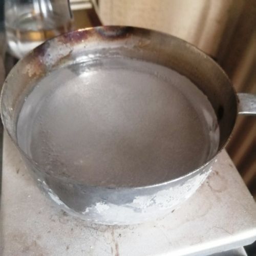 Metal bowl used to cool down the water. but forgot about it in the freezer